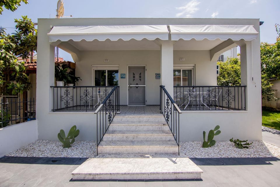Property building, Balcony/Terrace