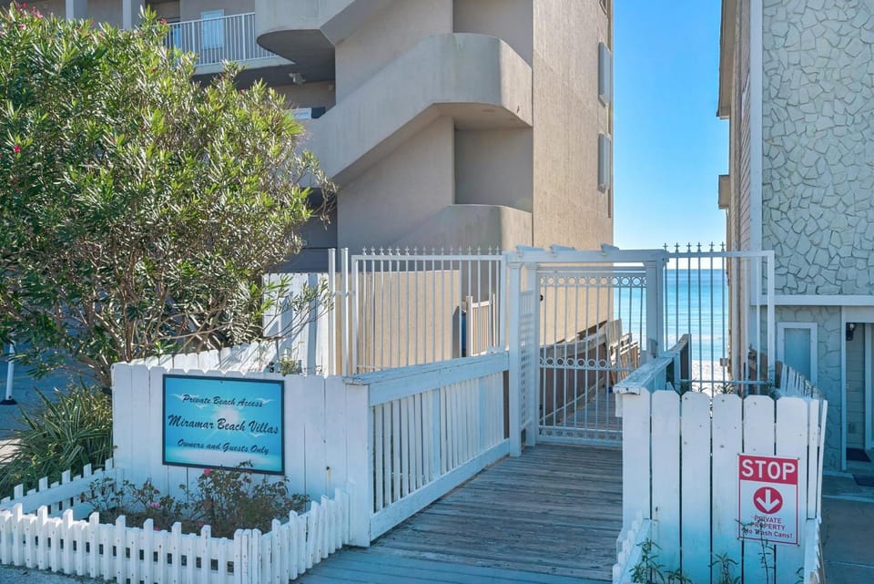 Beachboys & Mermaids House in Miramar Beach