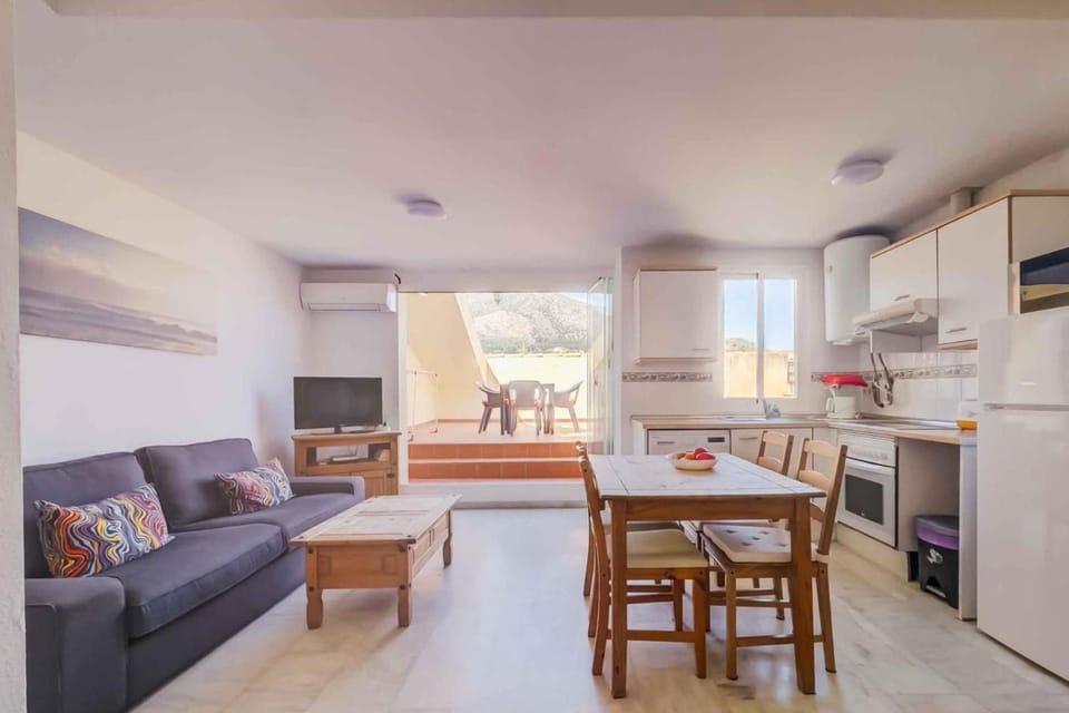 3 Bed Apartment Sleeps 5 - 2 Pools - Smart Tv Apartment in Fuengirola