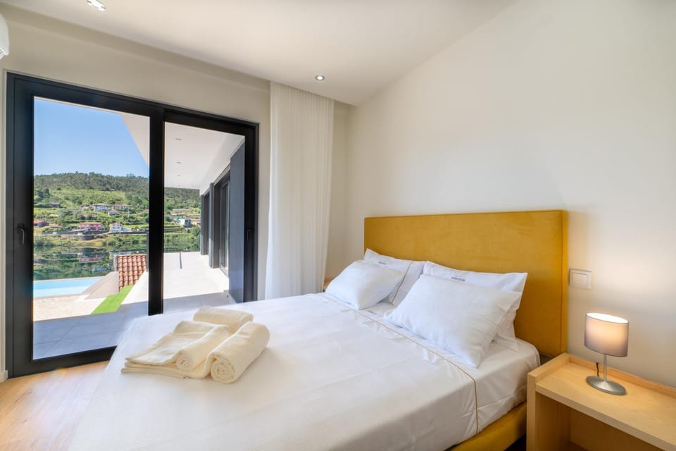 Bed, Natural landscape, Bedroom, Mountain view, Pool view, towels