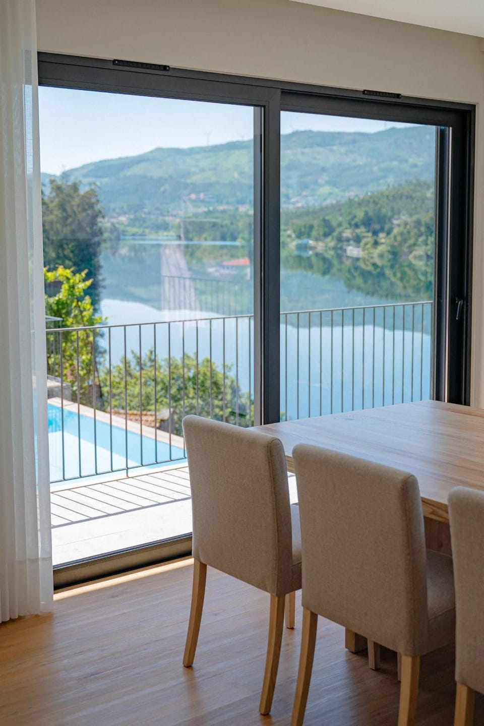 Balcony/Terrace, Dining area, Lake view, Pool view, River view, Swimming pool