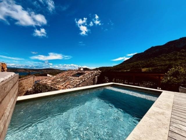 Nearby landmark, Day, Natural landscape, Mountain view, Swimming pool