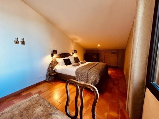 Bed, Photo of the whole room, Bedroom, Lake view, Lake view, Mountain view, Mountain view