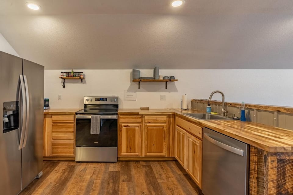 Gold VC Custer`s Loft House in West Custer Township