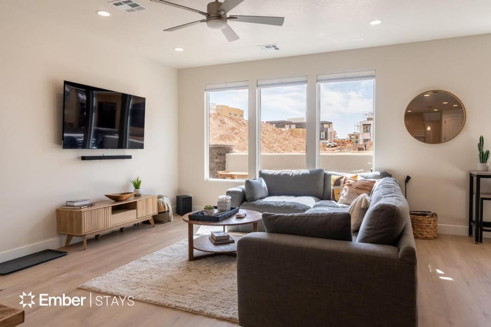 La Casita at Desert Color (by Ember Stays) House in St George