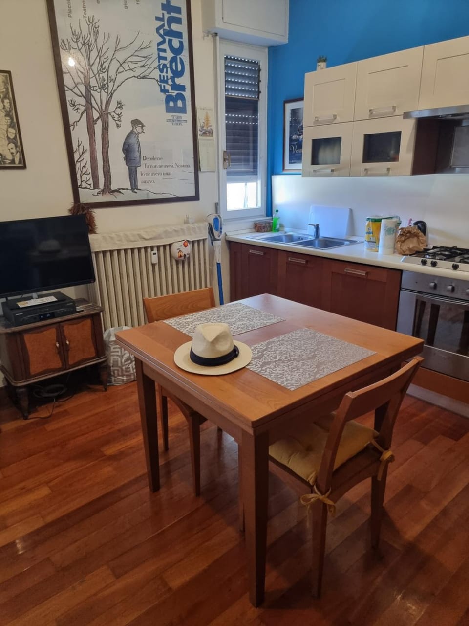 Living room, Dining area