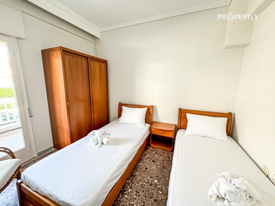 Bed, Photo of the whole room, Bedroom, towels, wardrobe