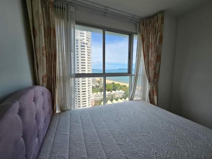 Property building, Bed, Natural landscape, Photo of the whole room, Bedroom, City view, Sea view