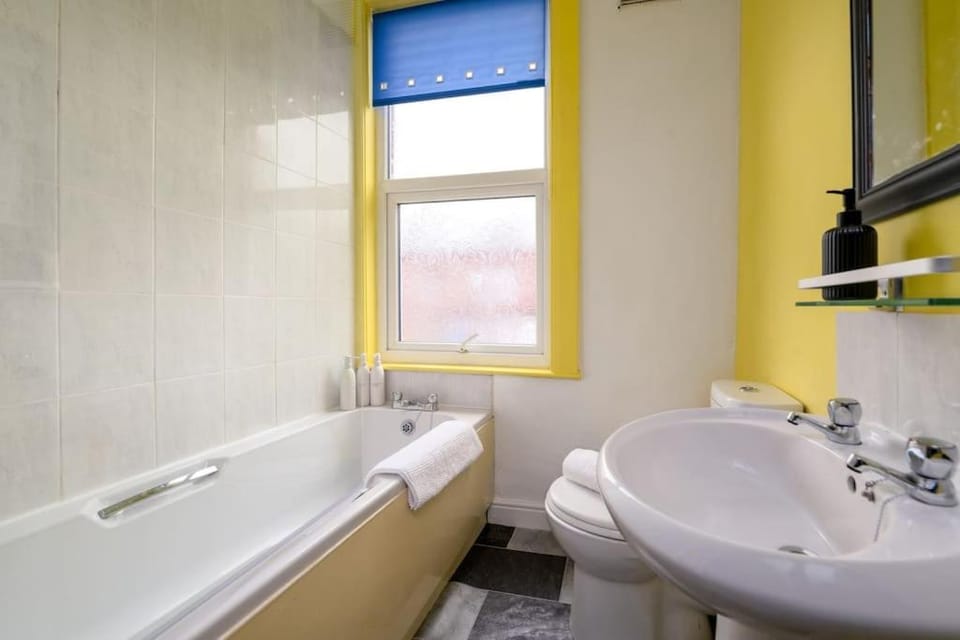 Shower, Toilet, Bath