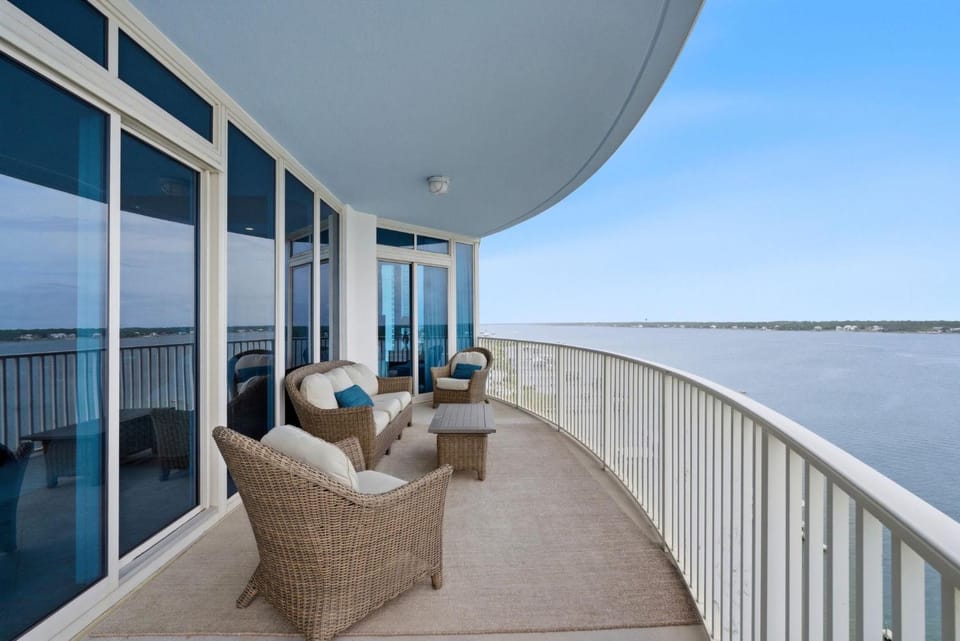 Lagoon Tower 1002 House in West Beach