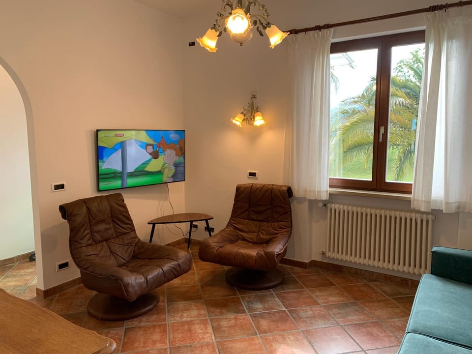 TV and multimedia, Seating area