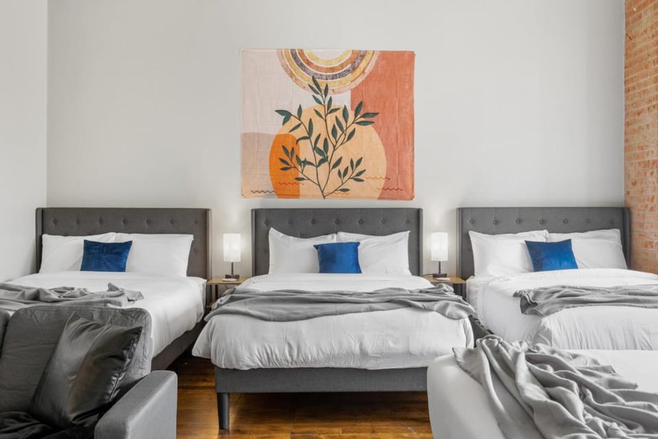 Spacious Downtown Apartment | Pool + In-Unit laundry Apartment in Dallas