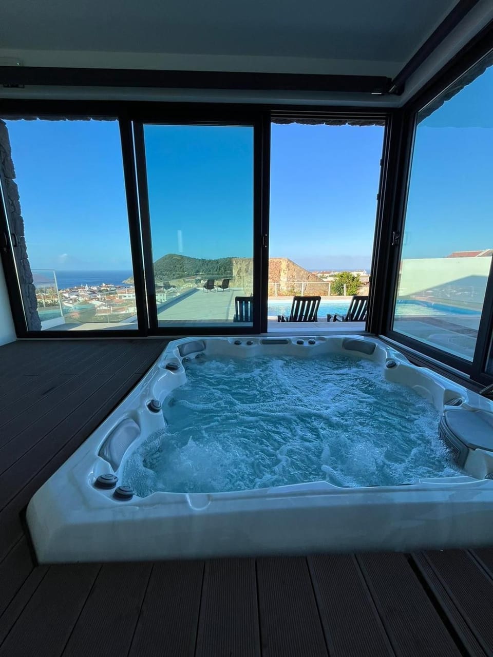Natural landscape, Hot Tub, Mountain view, Sea view