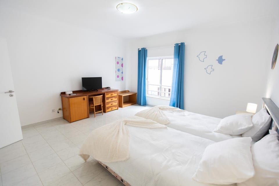 Bedroom, furniture