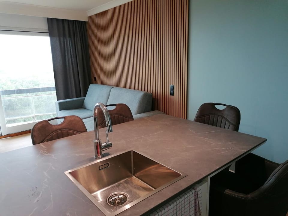 Dining area, Breakfast