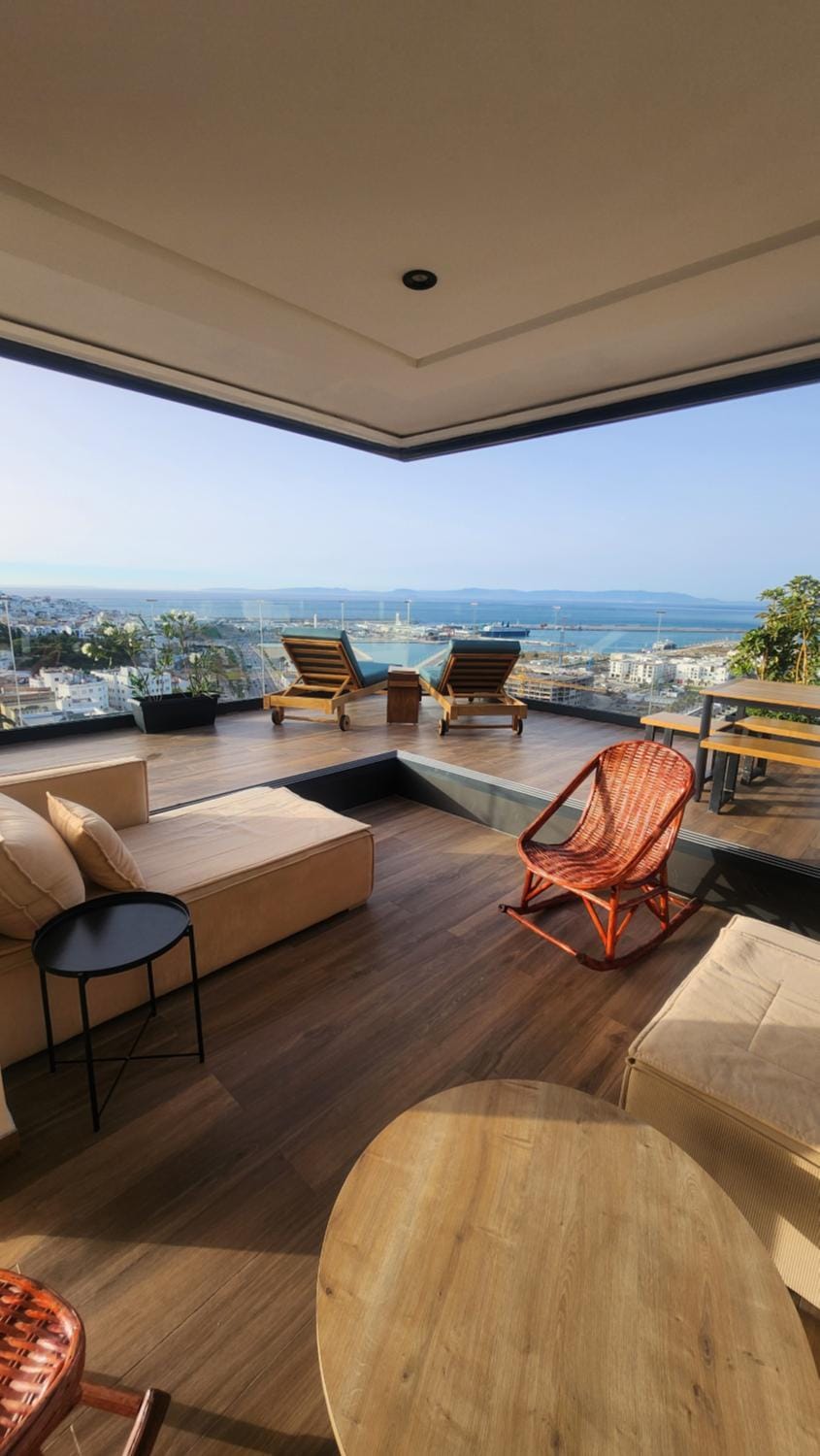 Magnifique penthouse 160m2 terrasse 90m2 vue mer Apartment in Tangier