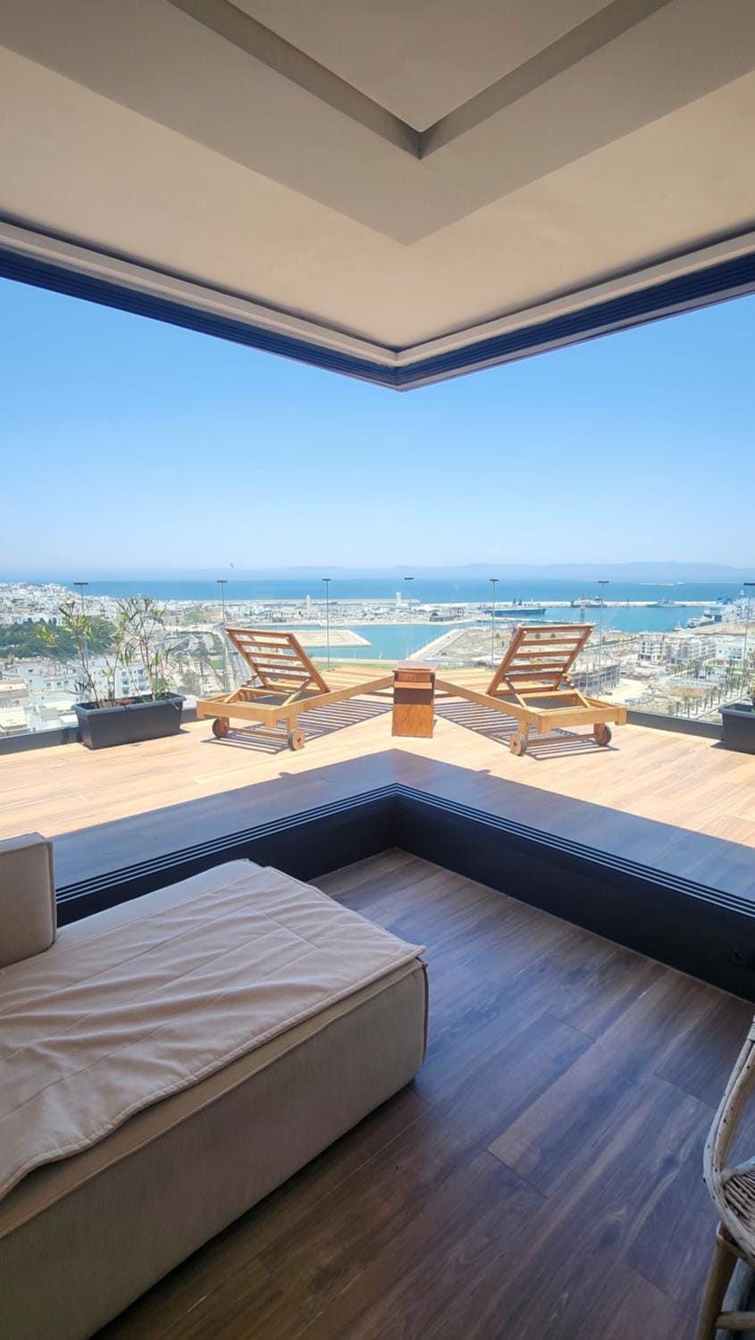Magnifique penthouse 160m2 terrasse 90m2 vue mer Apartment in Tangier