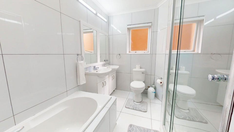 Shower, Toilet, Bathroom, Bath