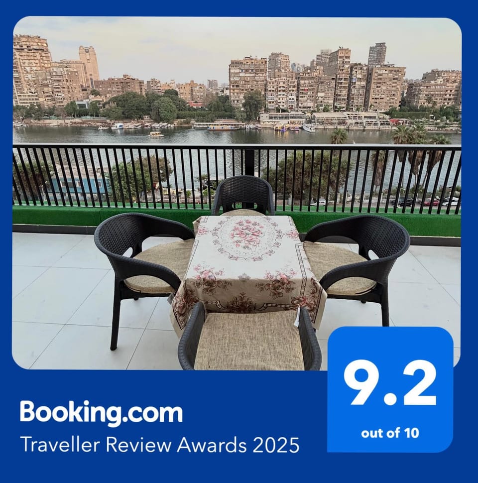 شقة بإطلالة بانورامية على النيل Apartment in Cairo