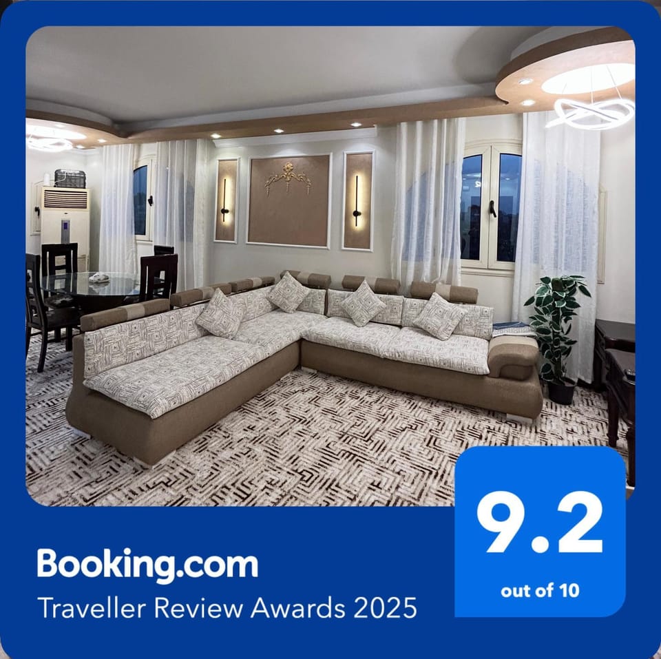شقة بإطلالة بانورامية على النيل Apartment in Cairo