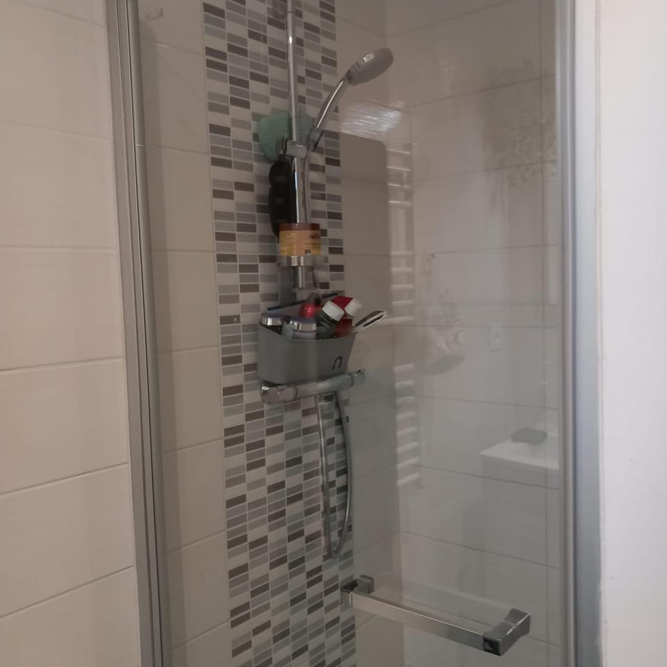 Chambre tout confort Vacation rental in Bayeux