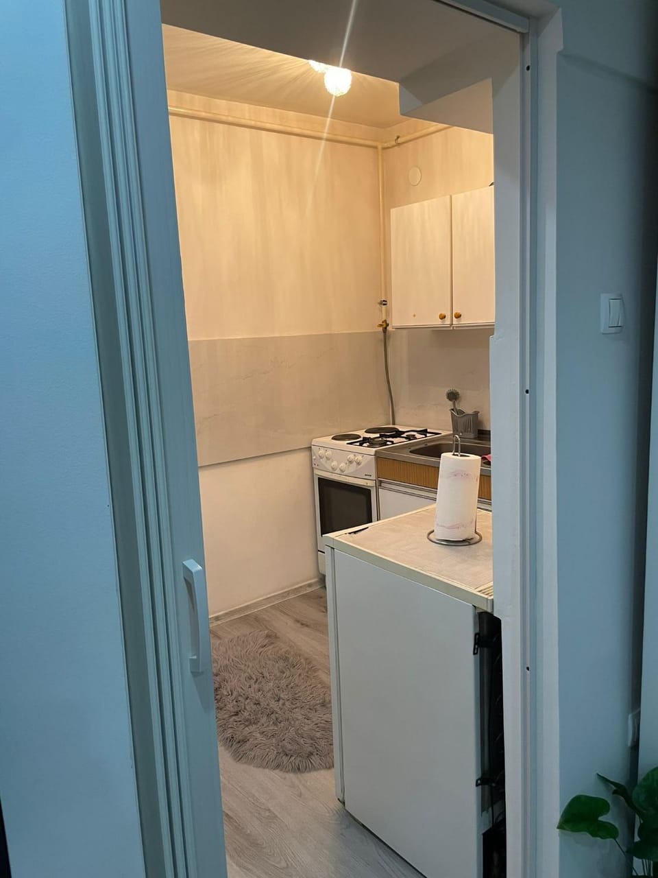Kitchen or kitchenette, minibar, stove