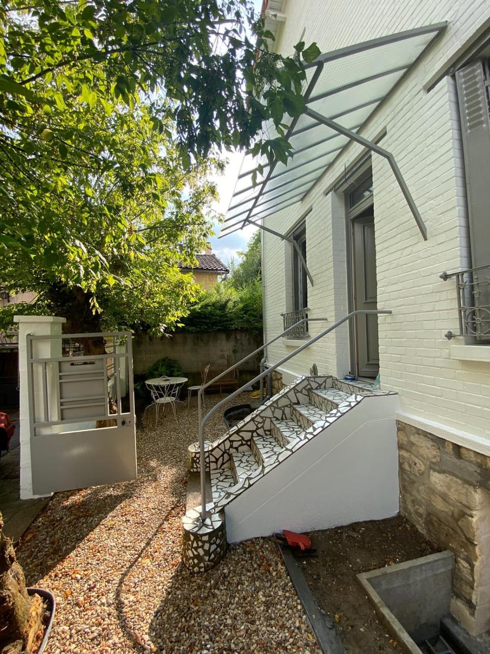 Property building, Patio, Garden, View (from property/room), Garden view