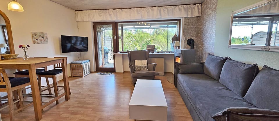 View (from property/room), Living room, Seating area, Dining area