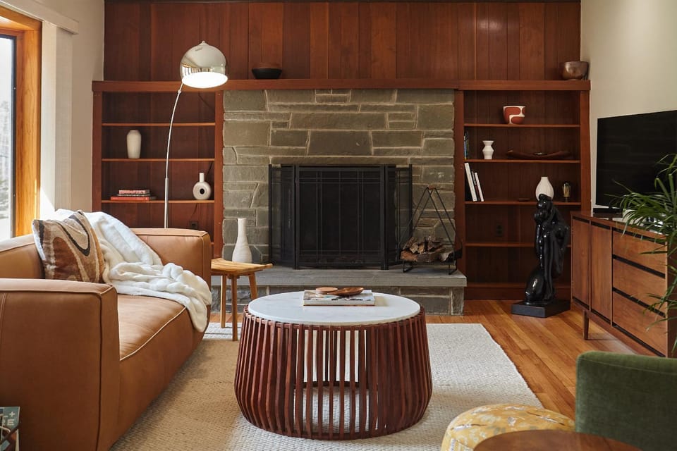 Catskills Retro Retreat- Upstate Home w Hot Tub House in Capital District, NY, USA