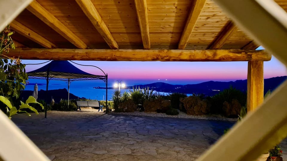 Patio, Natural landscape, View (from property/room), Mountain view, Sea view, Sunrise, Sunset