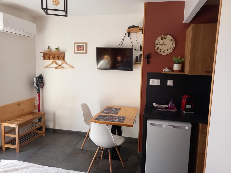 studio les genêts Apartment in Provence-Alpes-Côte d'Azur