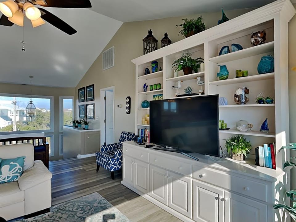 TV and multimedia, Living room, Seating area, furniture