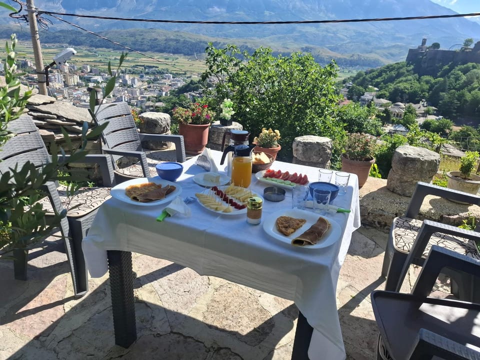 Day, Natural landscape, View (from property/room), Balcony/Terrace, Food and drinks, Dining area, Food, Mountain view, Breakfast, Continental breakfast, Drinks, Quiet street view