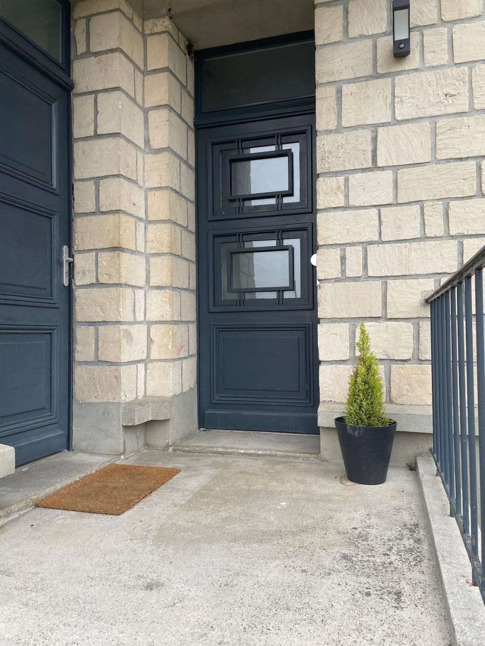 Facade/entrance