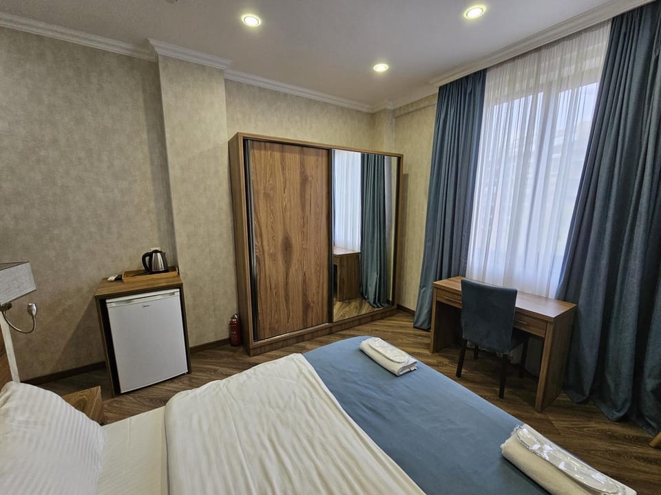 TV and multimedia, Bedroom, wardrobe