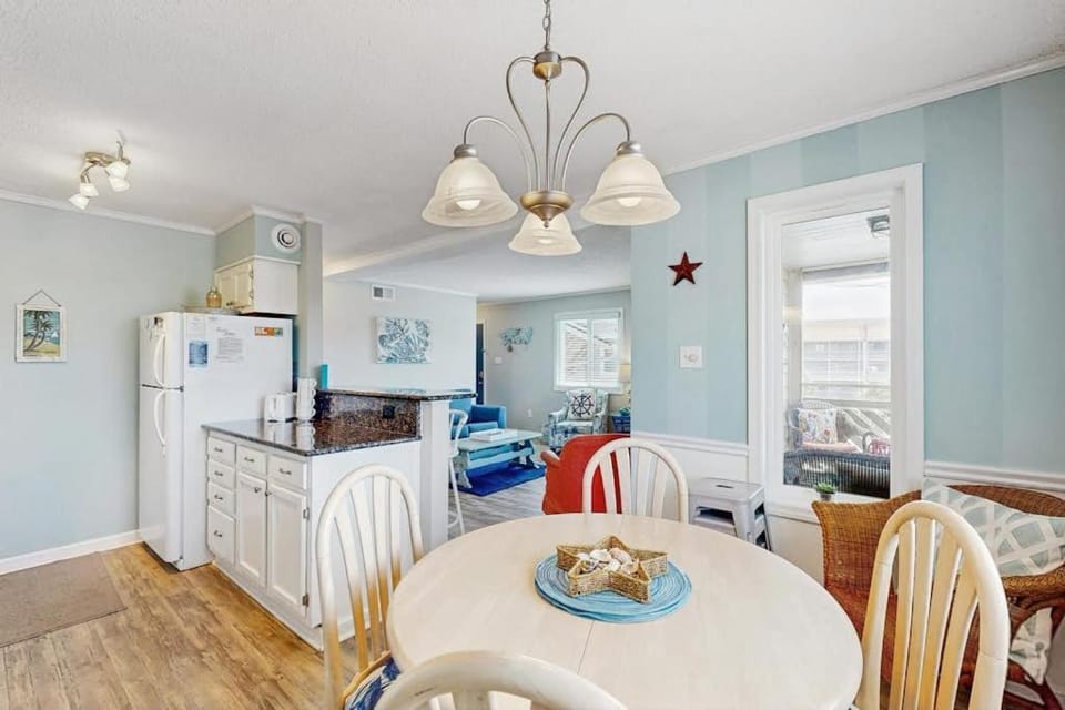 Steps to the Beach Apartment in North Myrtle Beach
