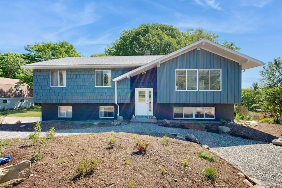 Property building, Day, Garden, Garden view
