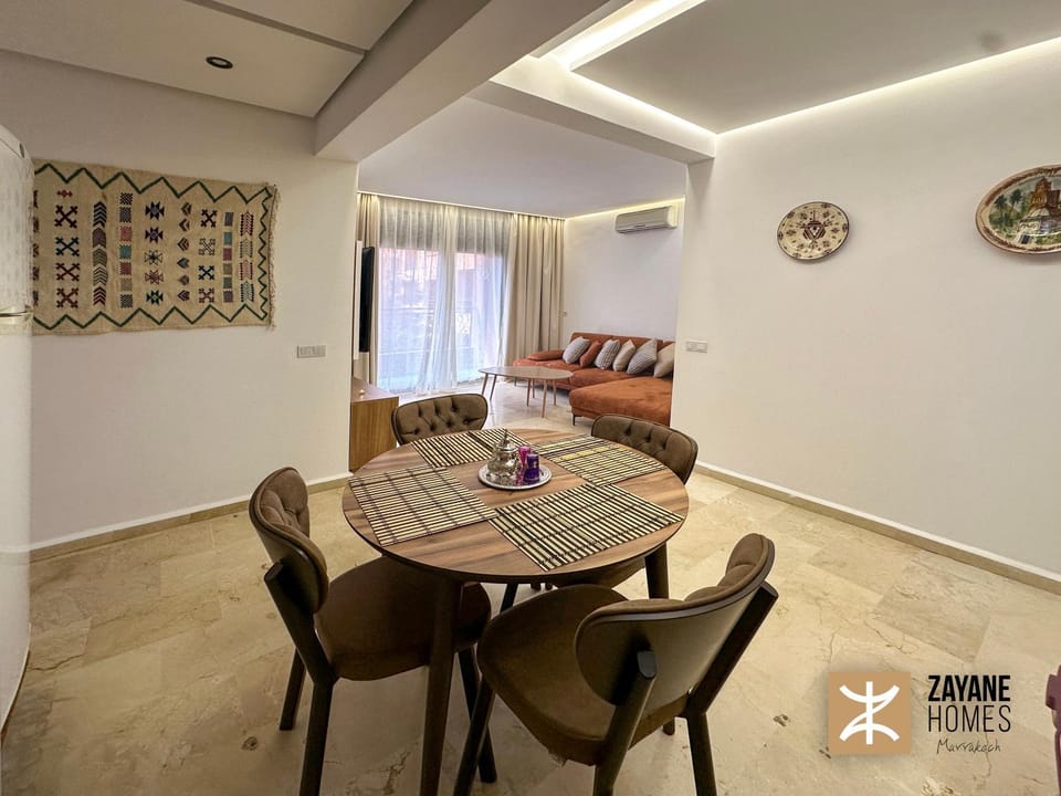 Living room, Dining area