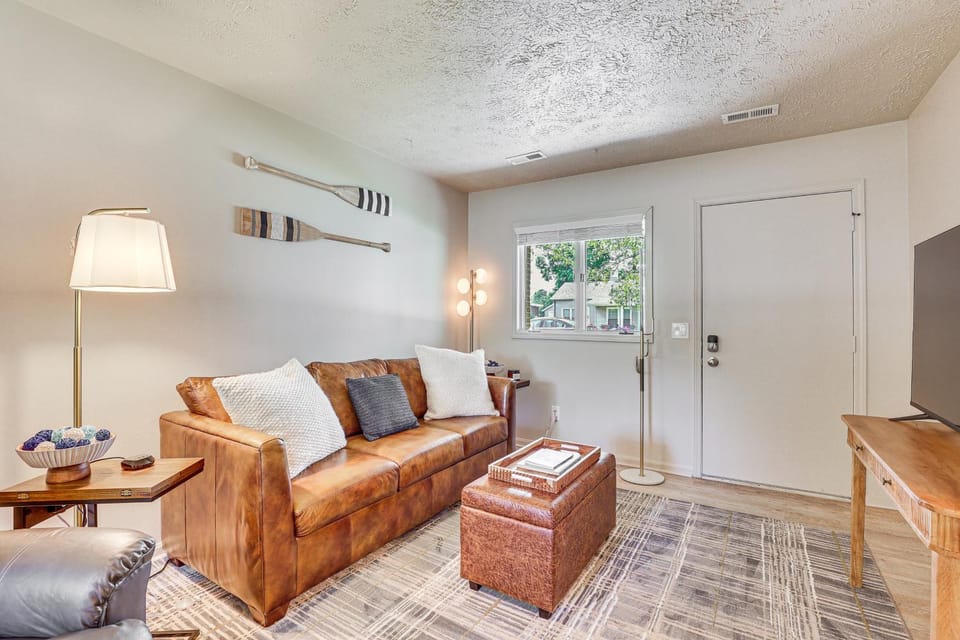 Cozy Meyers Lake Townhome: Near Hall of Fame! House in Canton