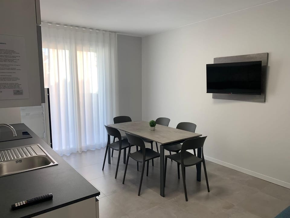 Living room, Dining area, kitchen