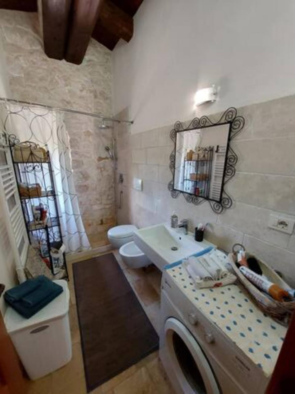 Shower, Toilet, Bathroom, bidet, towels, washing machine