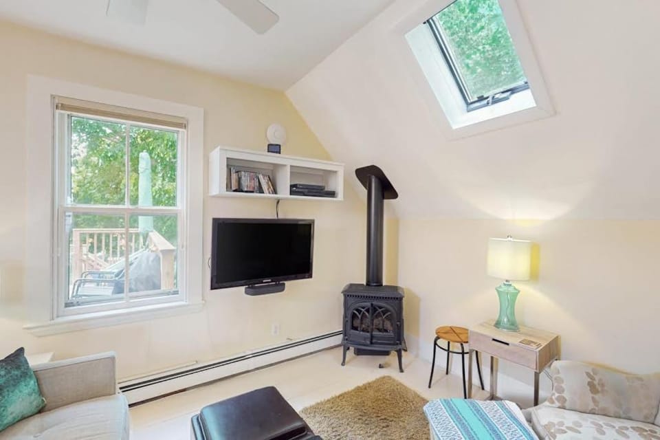 Central Coastal Apartment Apartment in Provincetown