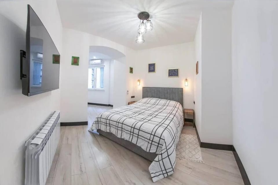 Bed, TV and multimedia, Photo of the whole room, Bedroom, internet, air conditioner
