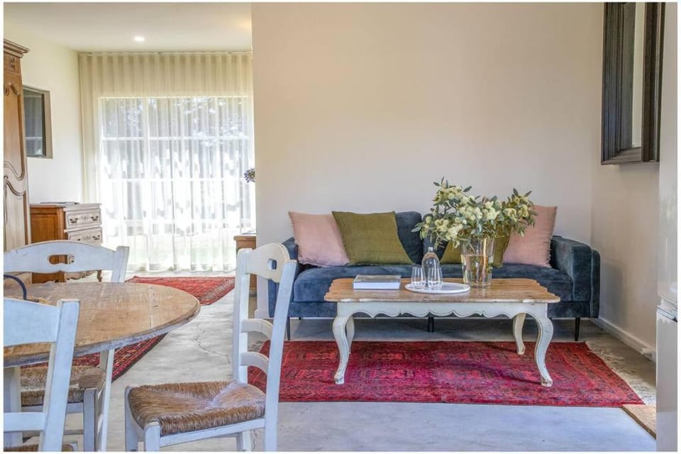 Thunderbird Retreat - Premium Luxury Accommodation Apartment in Port Elliot
