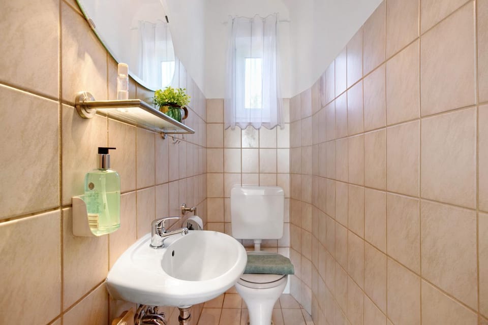 Bathroom, Living room