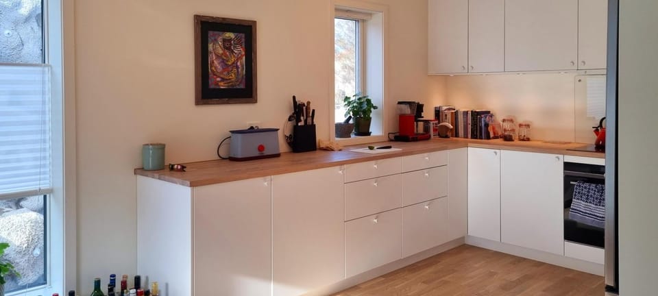 Two-story apartment with private deck Apartment in Lofoten