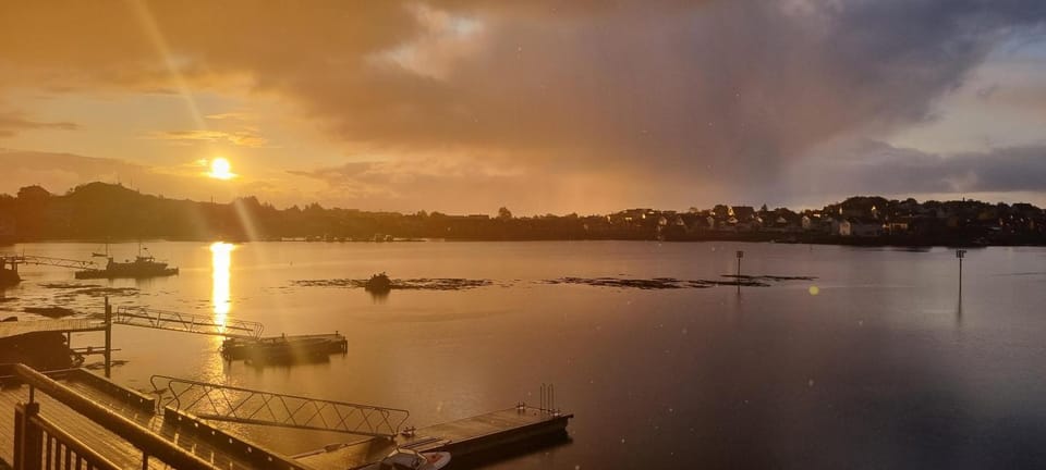 Two-story apartment with private deck Apartment in Lofoten
