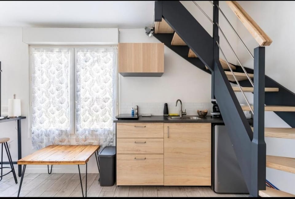 Kitchen or kitchenette, stove