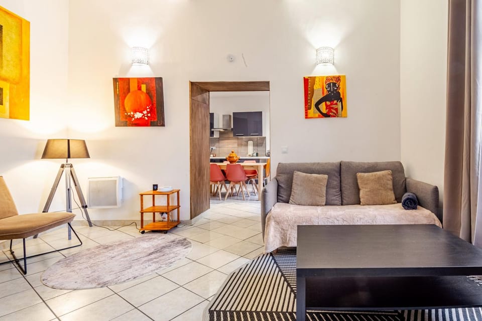 Superbe appartement lumineux 2 chambres Hyper centre Apartment in Béziers