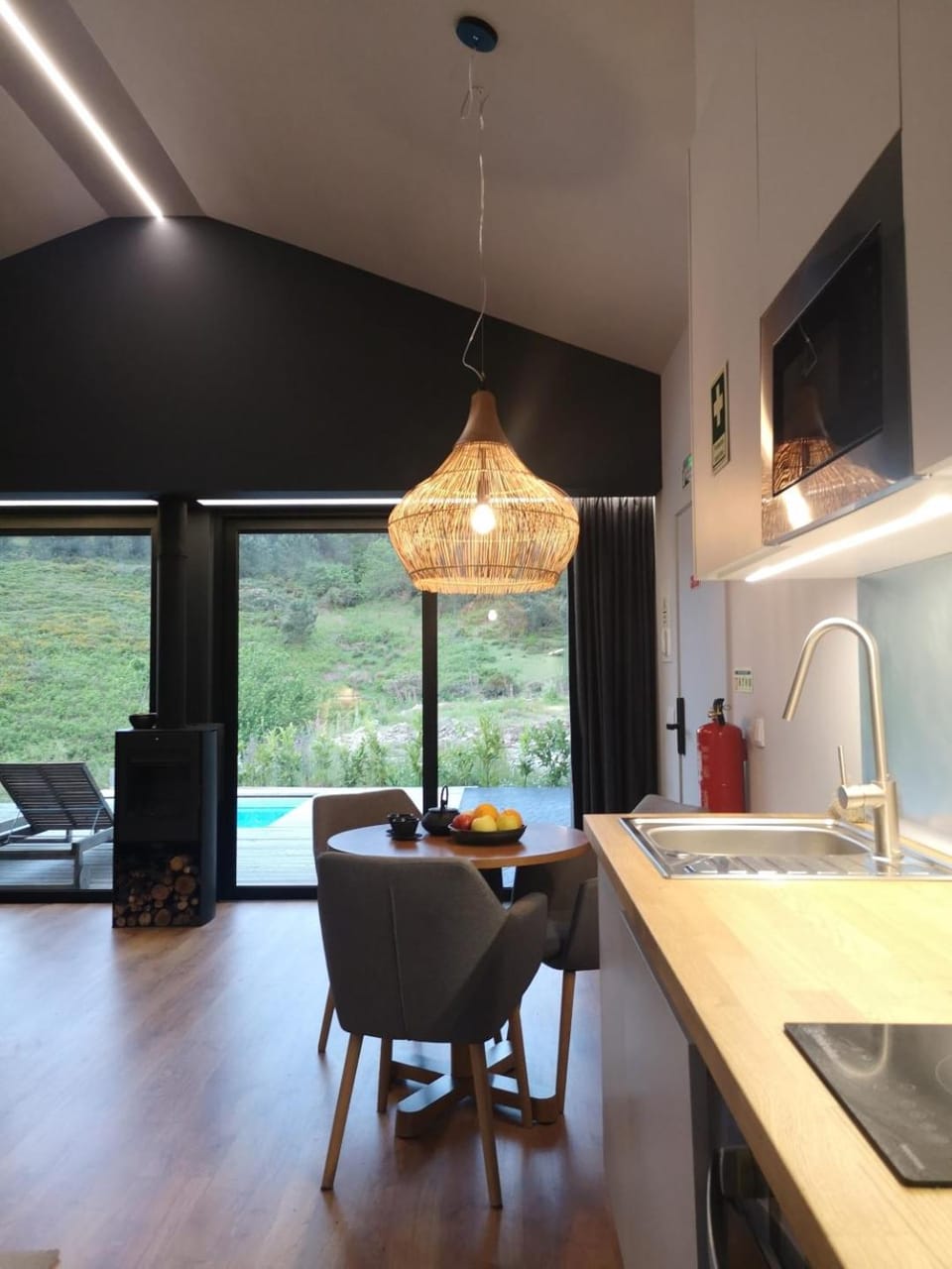 Kitchen or kitchenette, Seating area, Dining area